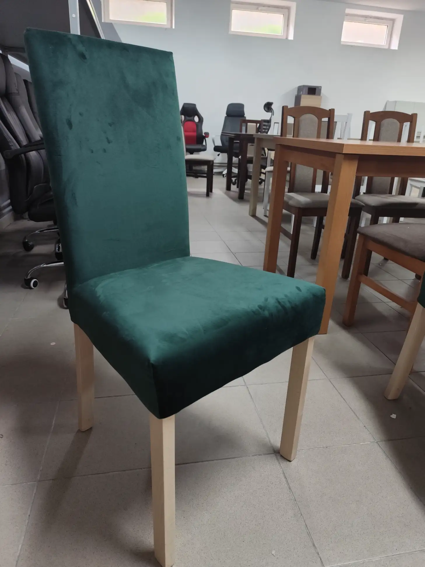 Black Red White 2 x Krzesło CAMPEL zielone tapicerowane VELVET zestaw Black Red White 2 x Krzesło CAMPEL zielone tapicerowane VELVET zestaw