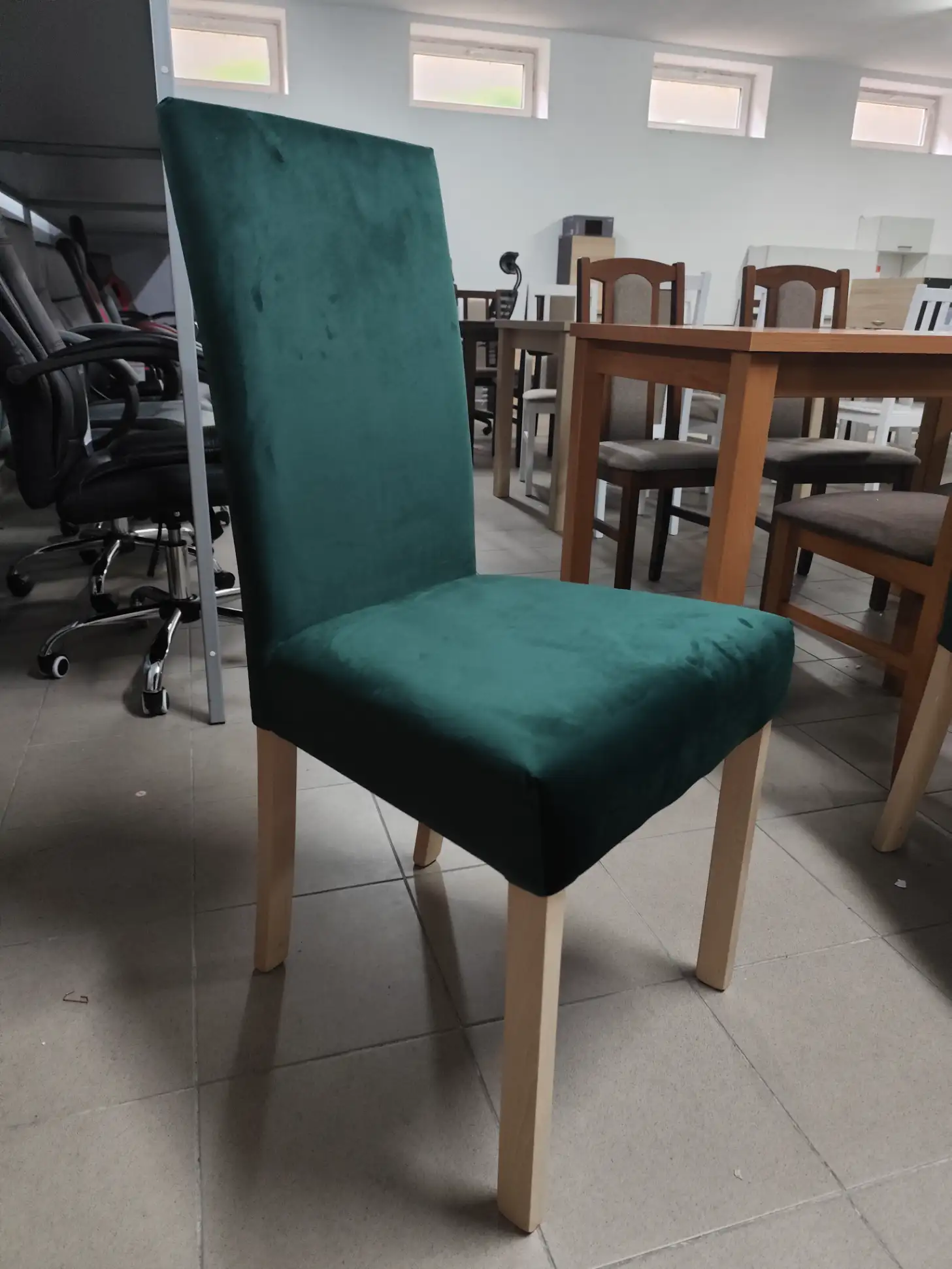 Black Red White 2 x Krzesło CAMPEL zielone tapicerowane VELVET zestaw Black Red White 2 x Krzesło CAMPEL zielone tapicerowane VELVET zestaw