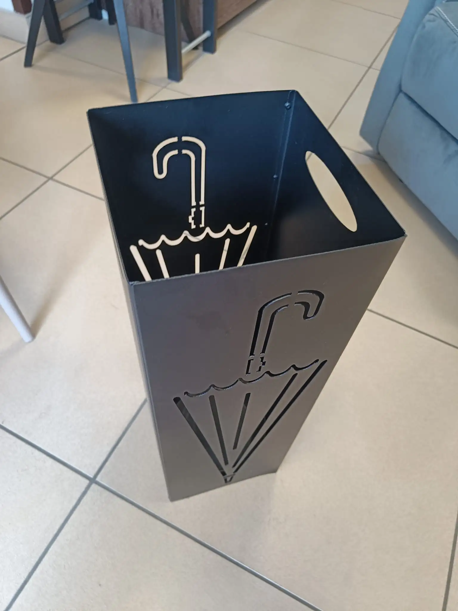 Parasolnik metalowy czarny stabilny ciężki loftowy