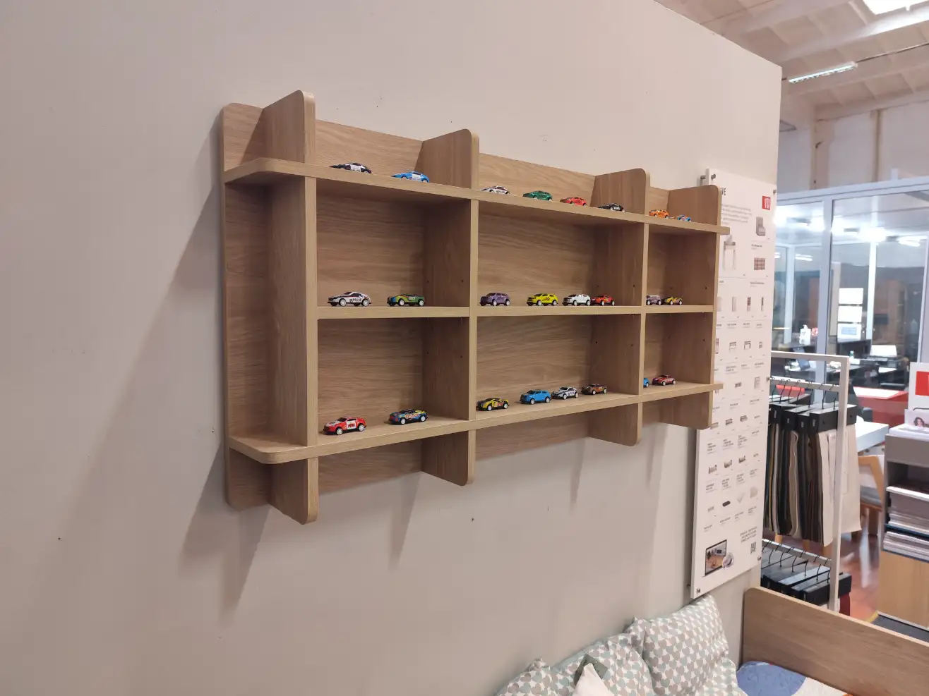 VOX Szafka kolekcjonerska MUVE wisząca VOX Szafka kolekcjonerska MUVE wisząca