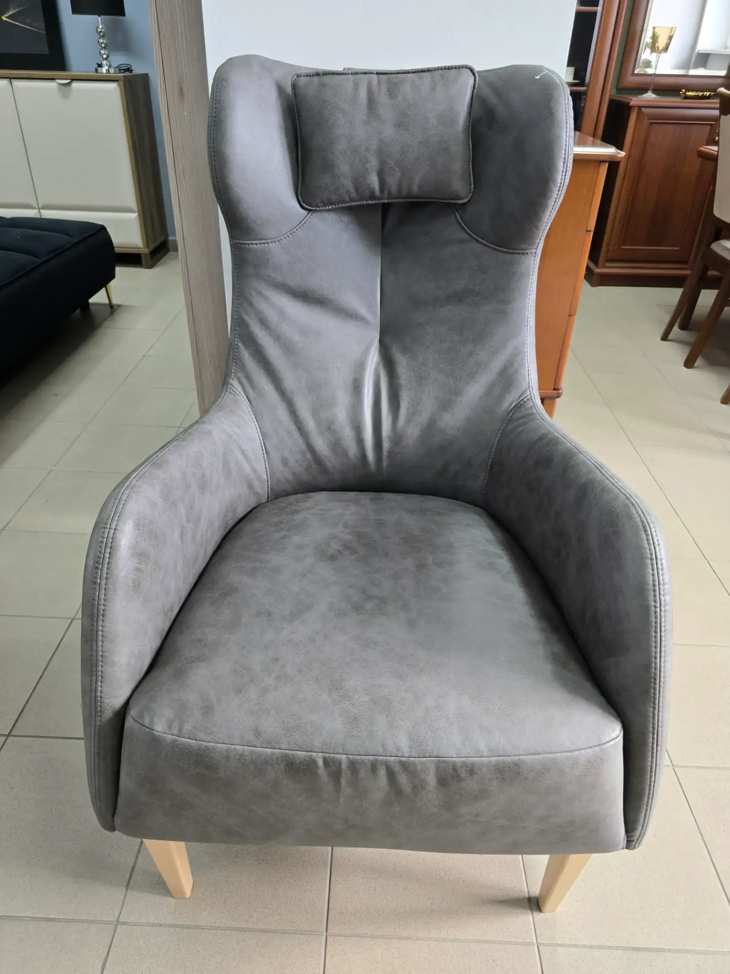 Black Red White Fotel PAKI uszak szary Black Red White Fotel PAKI uszak szary