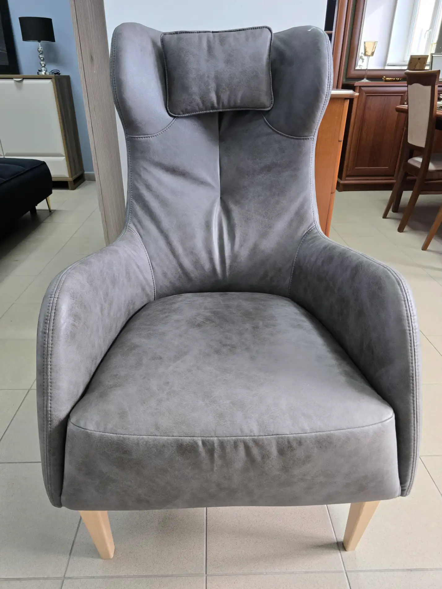 Black Red White Fotel PAKI uszak szary Black Red White Fotel PAKI uszak szary