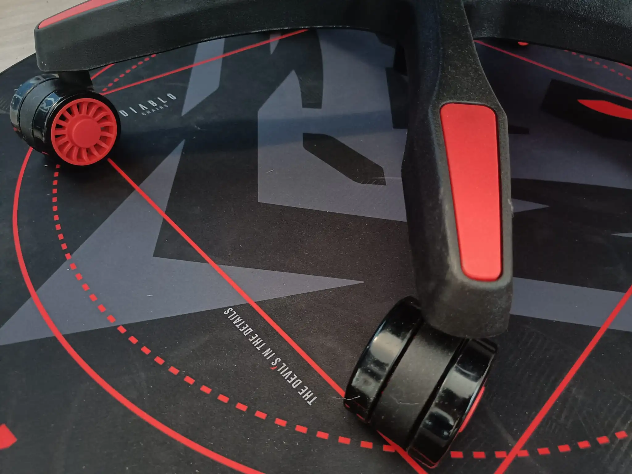 Fotel gamingowy DIABLO CHAIRS X-Horn Normal + Mata pod krzesło podłogowa ochronna GRATIS