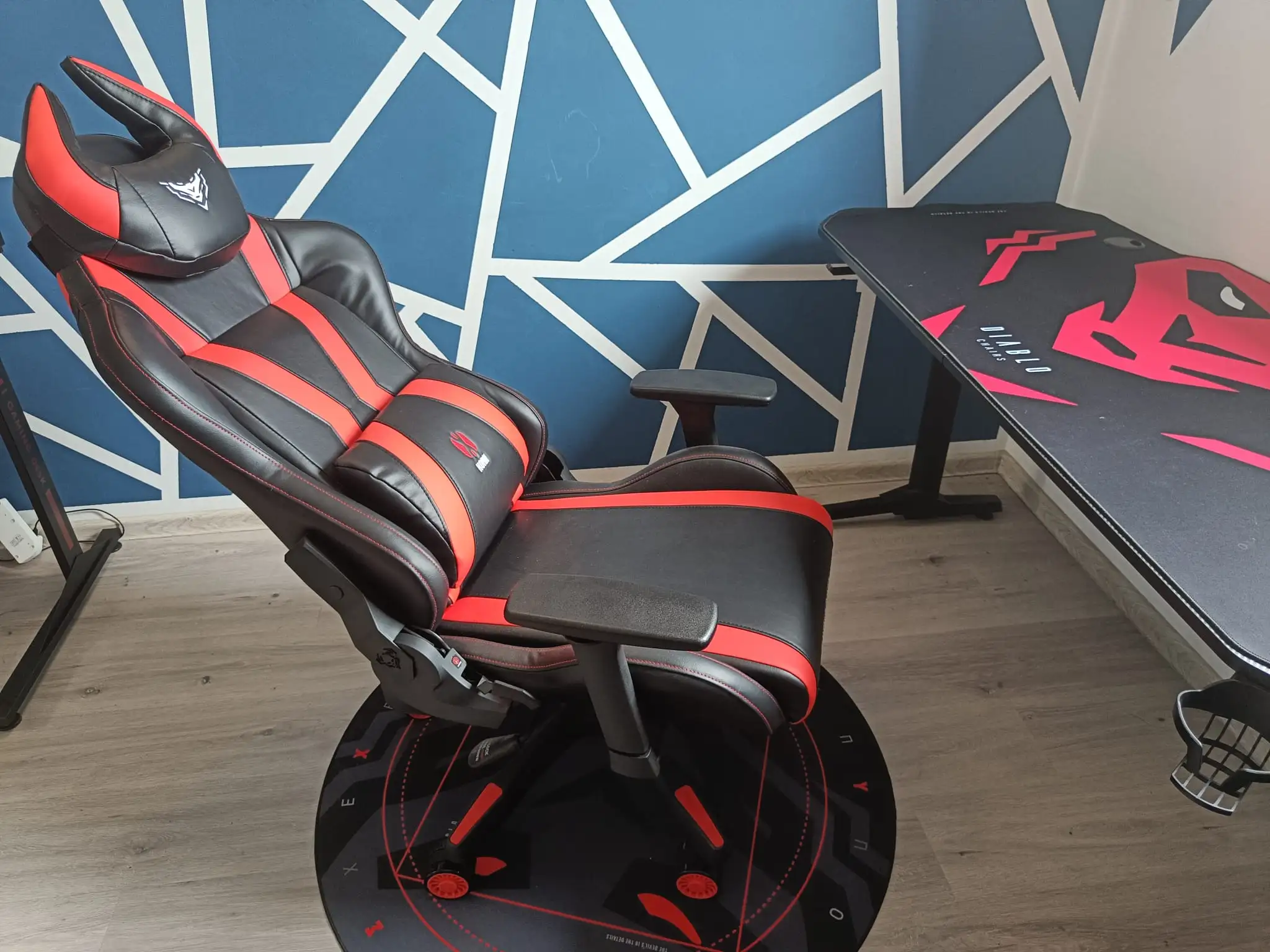 Fotel gamingowy DIABLO CHAIRS X-Horn Normal + Mata pod krzesło podłogowa ochronna GRATIS
