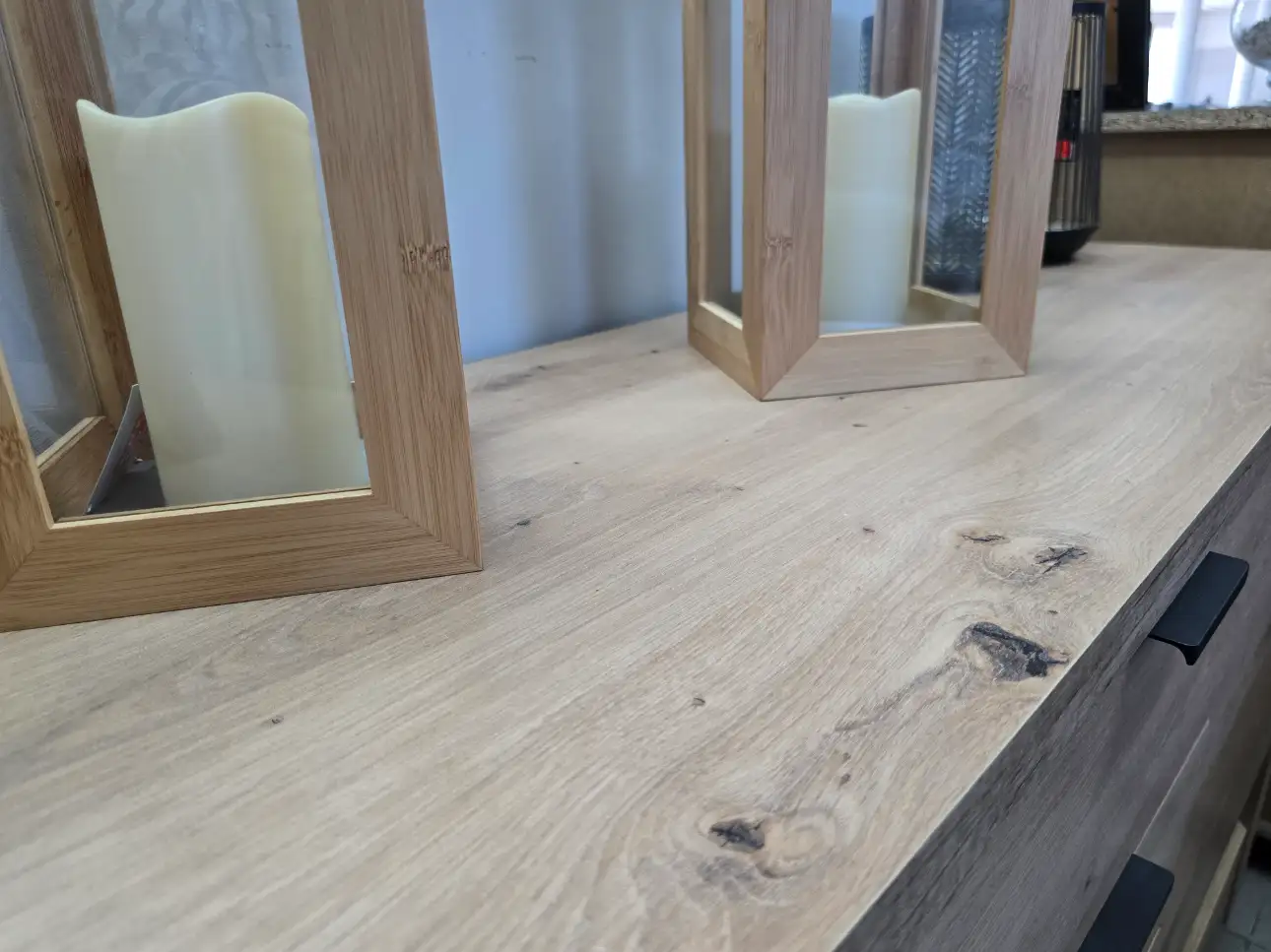 Black Red White Komoda OSTIA 161 cm z drzwiami i 4 szufladami dąb artisan / dąb czarny