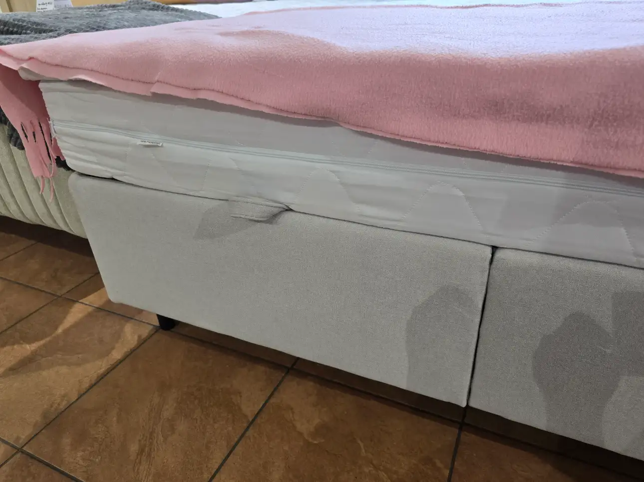 Mars Meble Łóżko kontynentalne MUNA z pojemnikiem 160 x 200 materac pocket  + topper + 2 x lampka