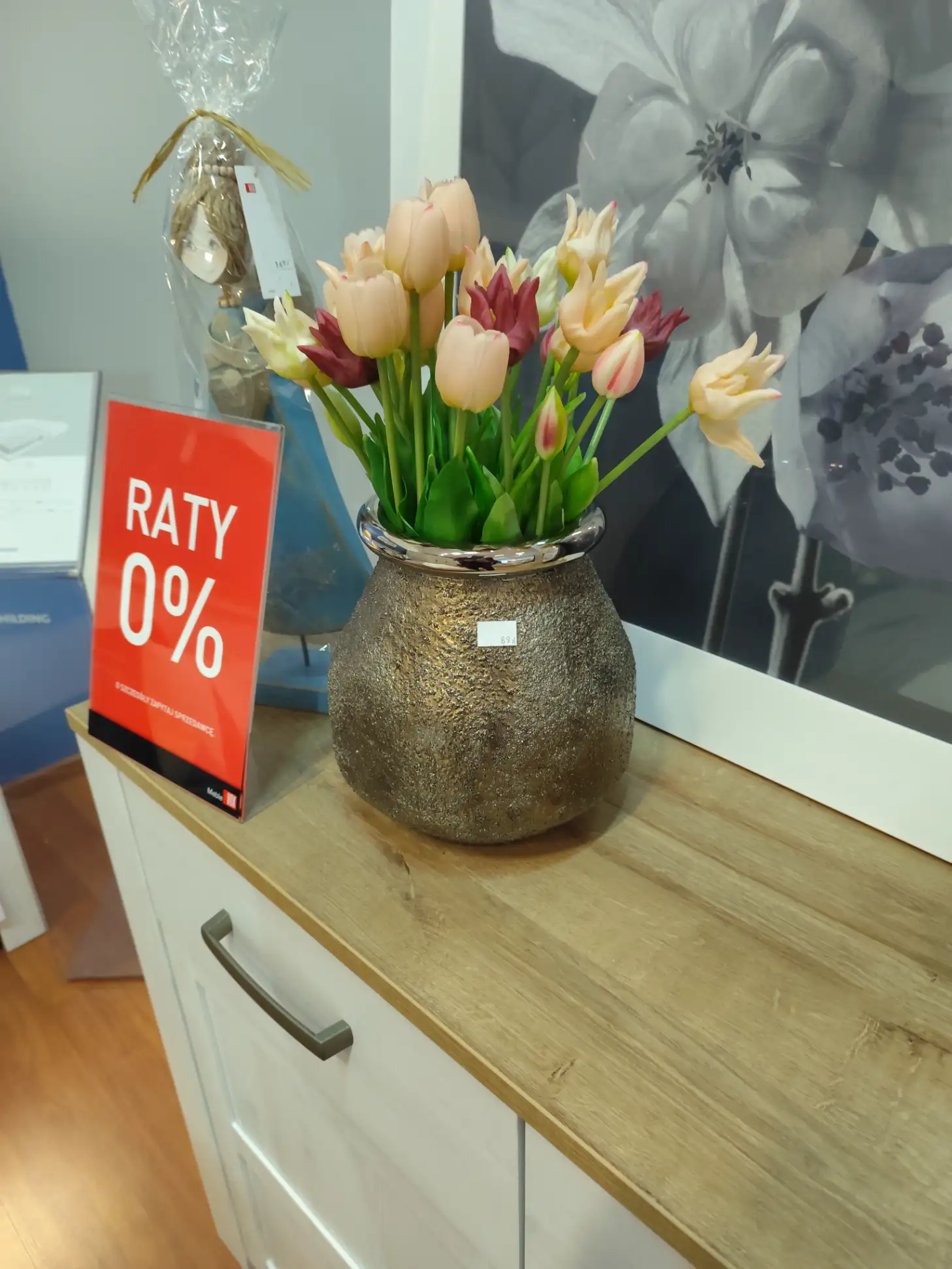 Stylowy srebrny wazon ceramiczny